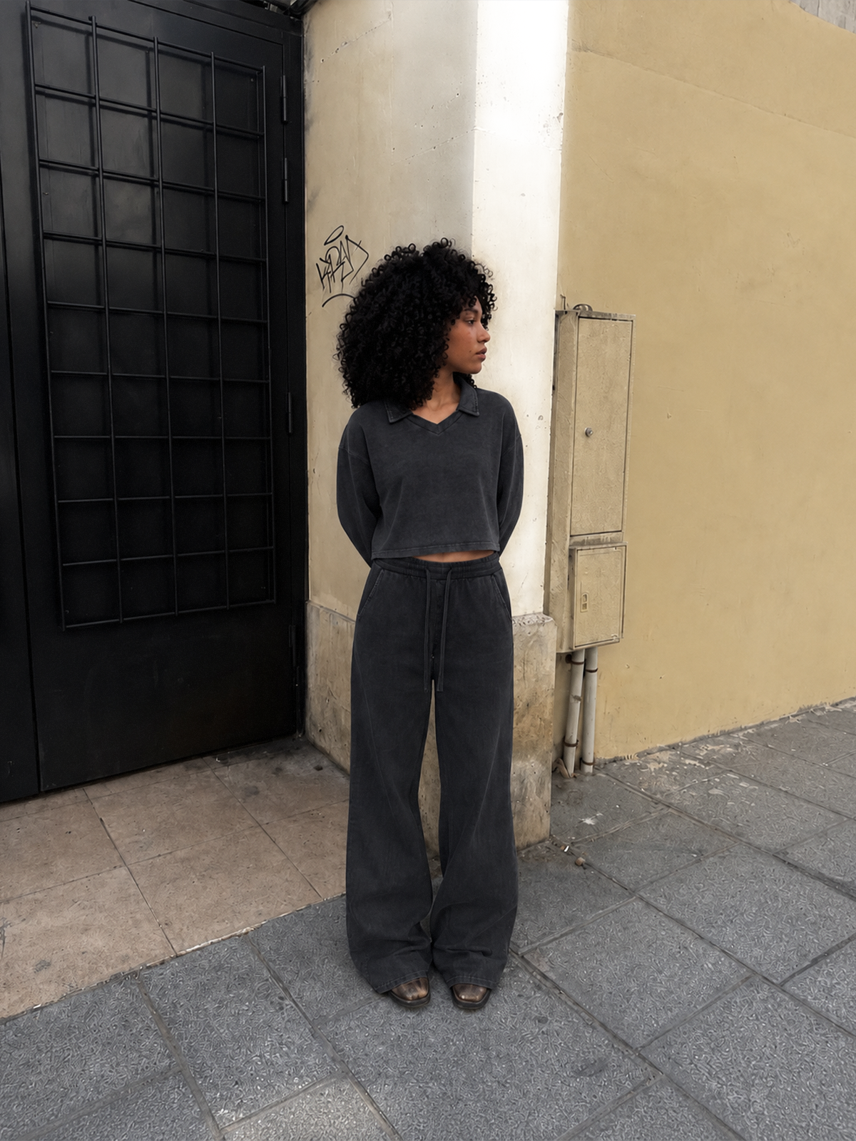 Women’s Vintage Wash Crop Sweatshirt